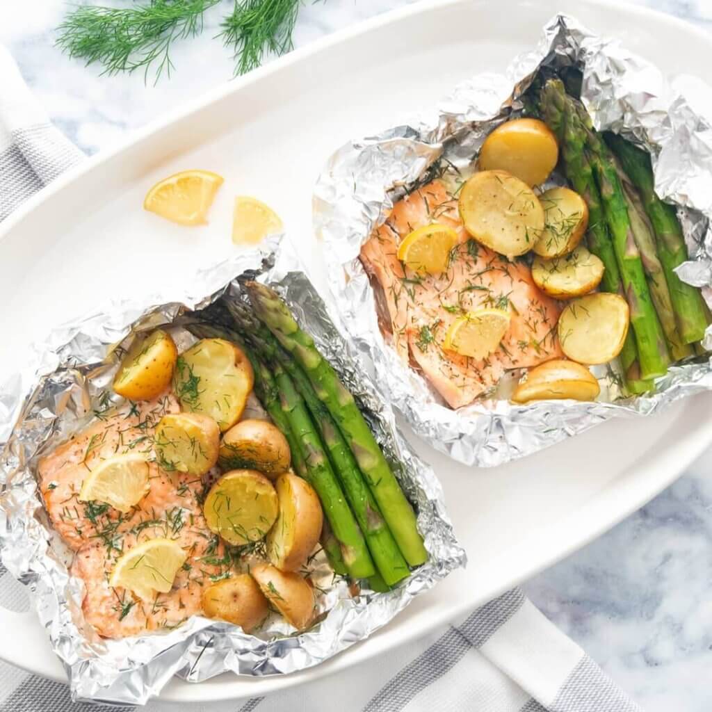 salmon parcels with asparagus and potatoes