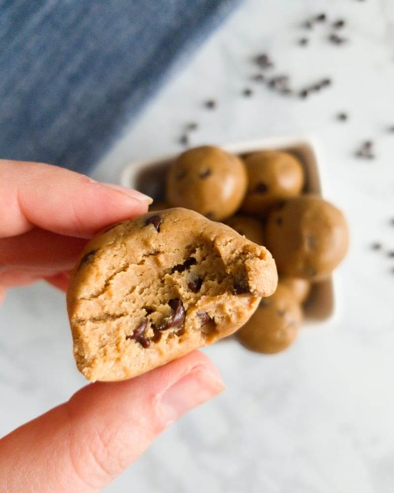 Healthy Peanut Butter Chocolate Chip Cookie Dough 