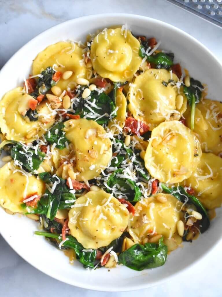 ravioli with spinach artichoke sun-dried tomatoes pine nuts easy dinner 20 minute dinner