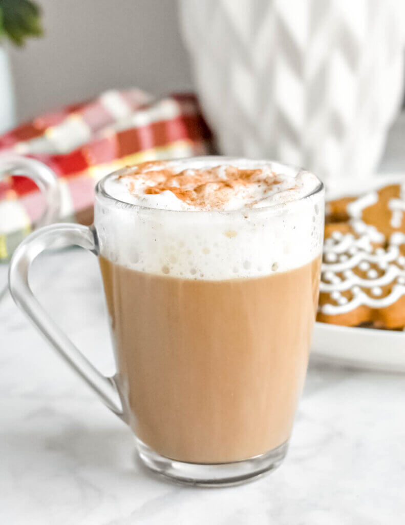 Close up of a mug of gingerbread latte